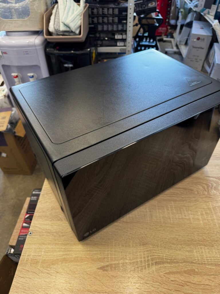 Микроволновая печь соло LG NeoChef MS2595DIS