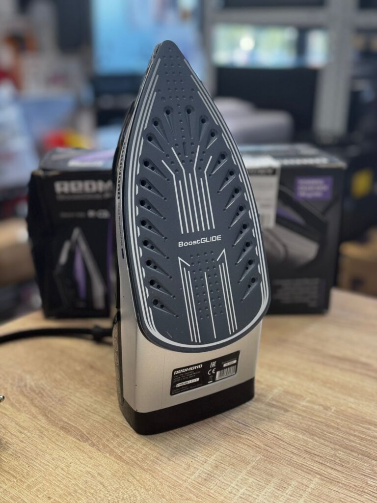 Утюг Redmond RI-C260