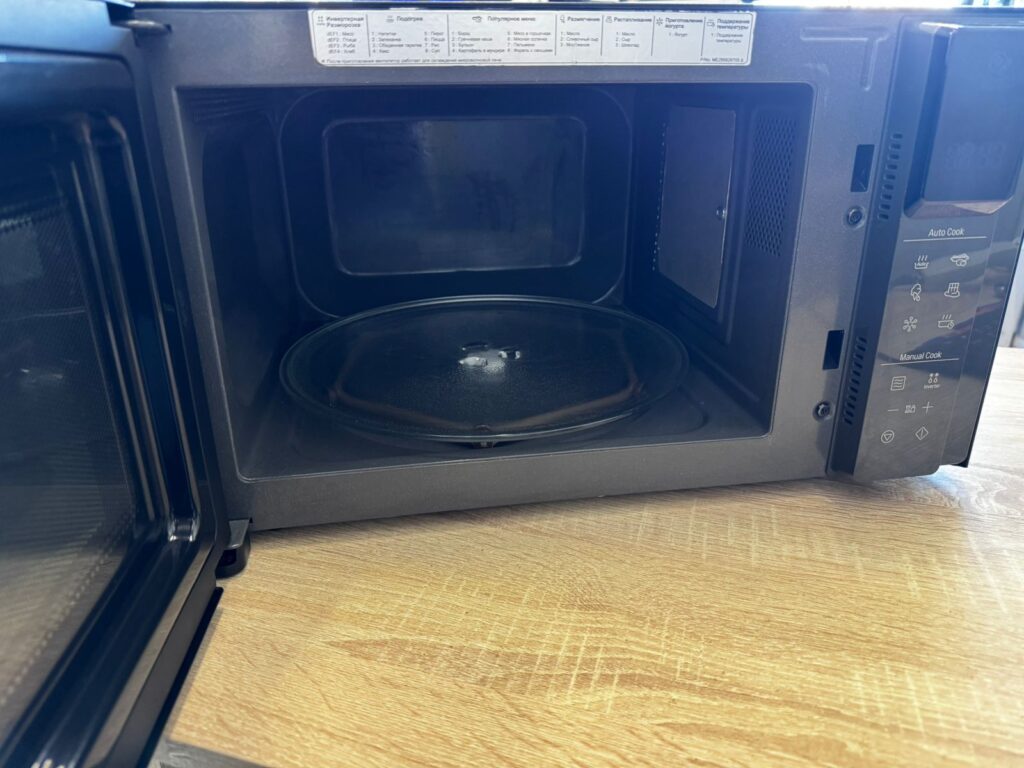Микроволновая печь соло LG NeoChef MS2595DIS