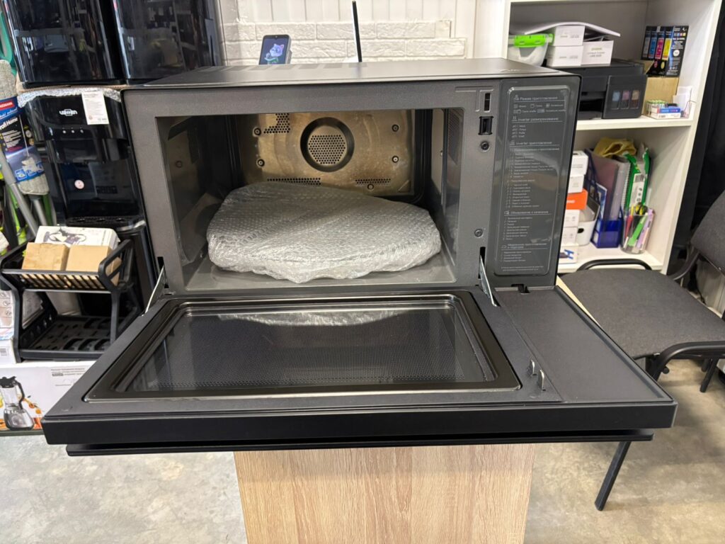 Конвекционная микроволновая печь с грилем Lg NeoChef MJ3965BIS