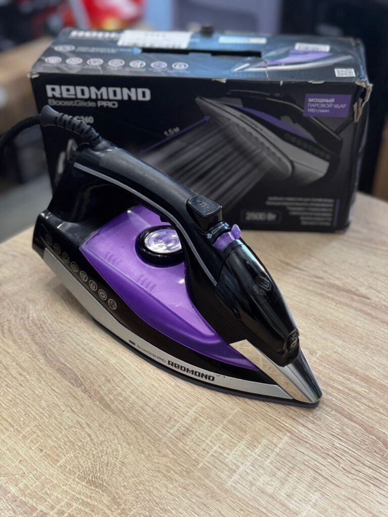 Утюг Redmond RI-C260