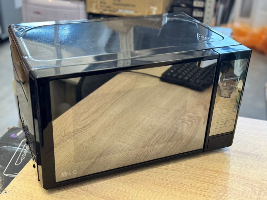 Микроволновая печь LG RENAISSANCE MS2042DARB