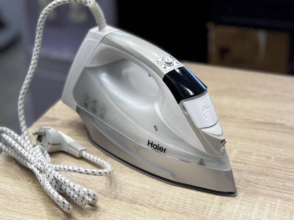 Утюг HAIER HI-601