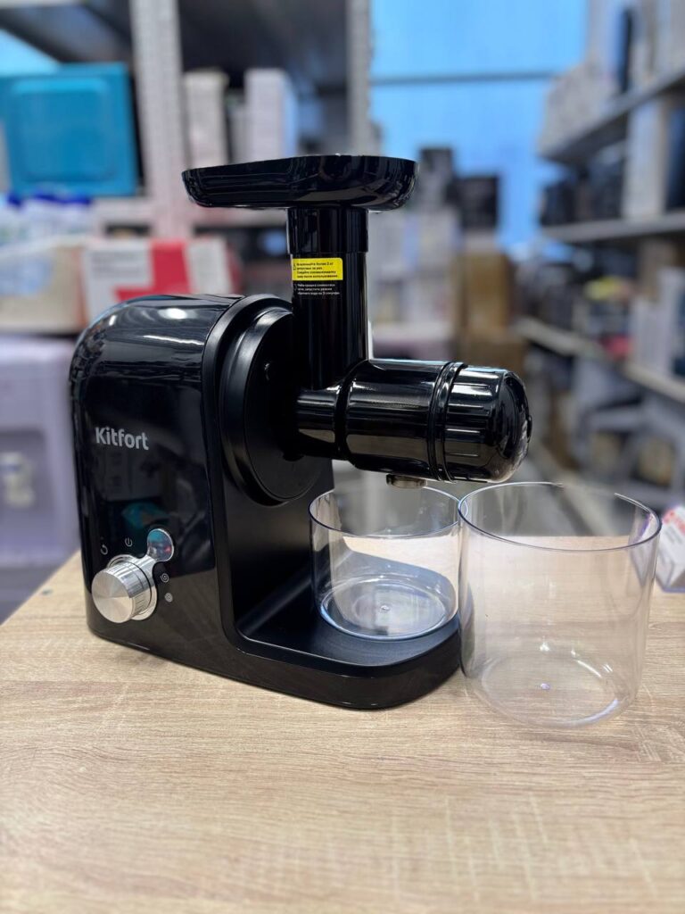 Соковыжималка электрическая Kitfort КТ-1136 черный
