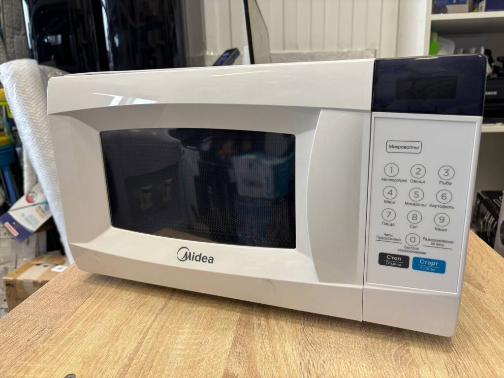 Микроволновка Midea EM720CKE