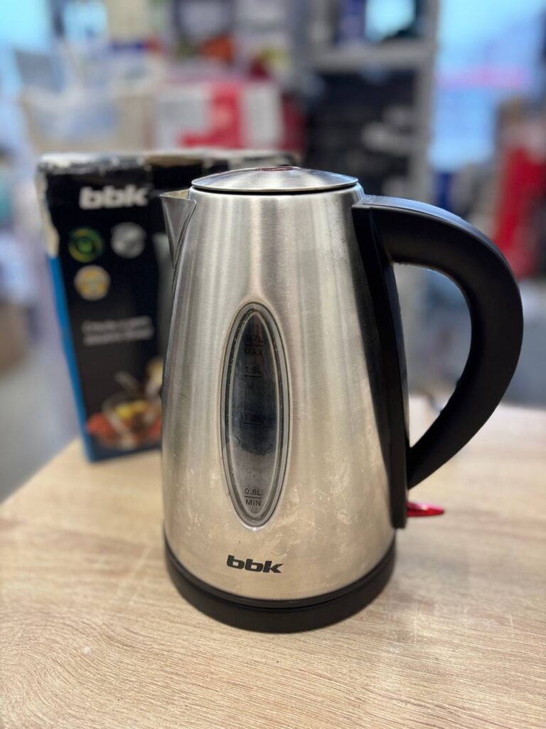 Чайник электрический BBK EK1762S