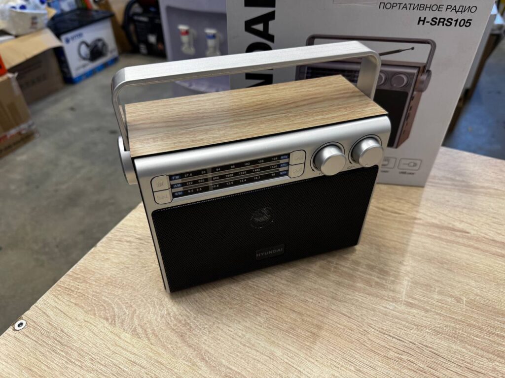 Радиоприемник Hyundai H-SRS105