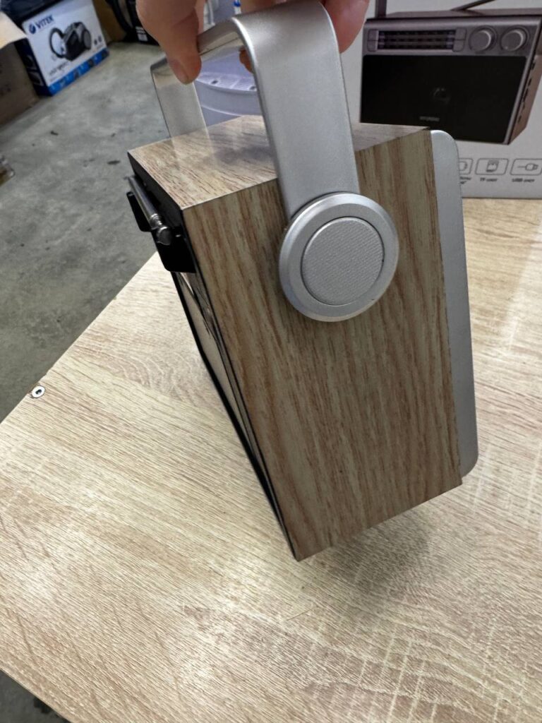 Радиоприемник Hyundai H-SRS105