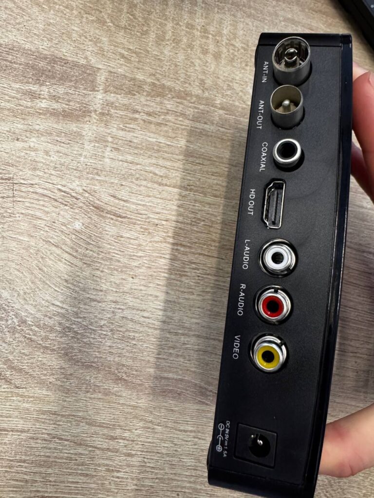 Цифровой тв приемник DVB-T2 HARPER HDT2-1511