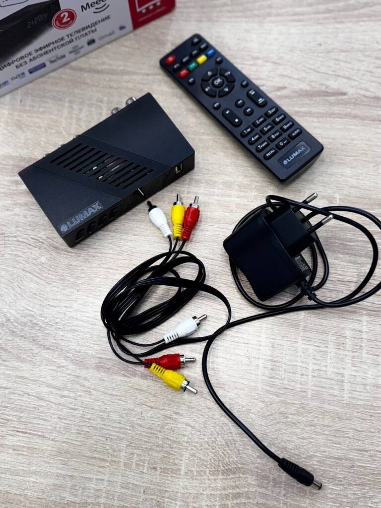 Цифровой тв приемник LUMAX DV2120HD