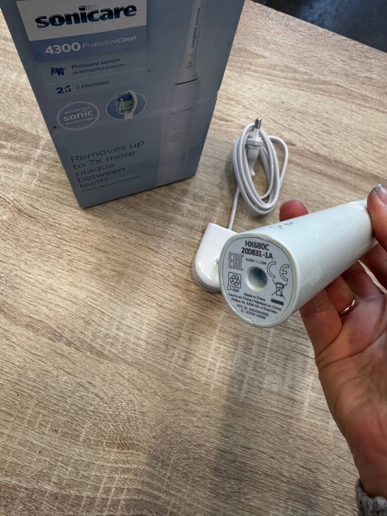 Электрическая зубная щетка Philips Sonicare ProtectiveClean HX6803/04