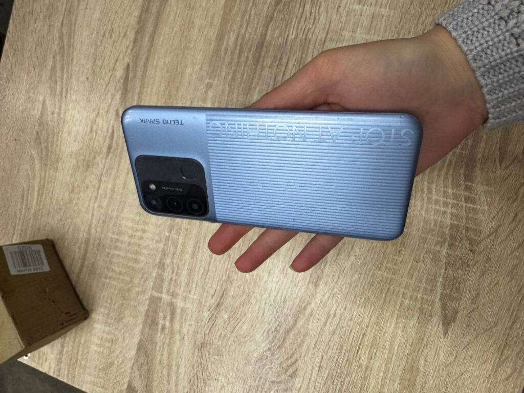 Смартфон Tecno Spark Go 2