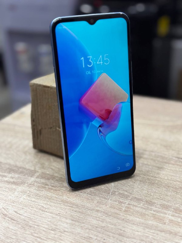 Смартфон Tecno Spark Go (2/32) Ice Silver