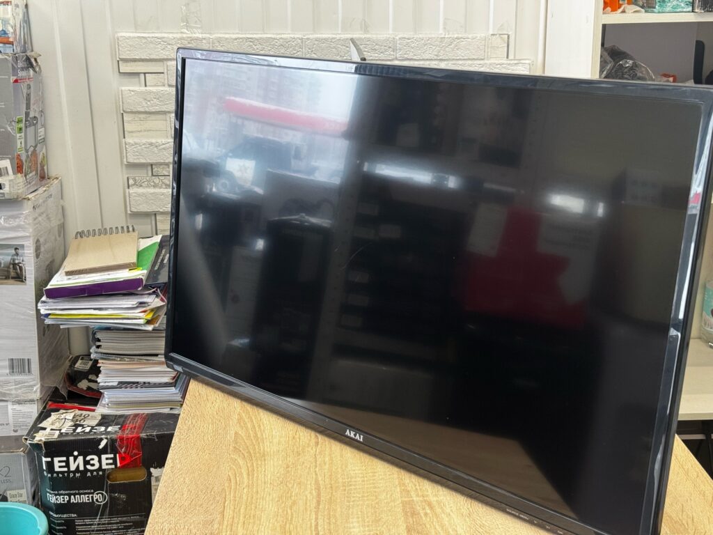 Телевизор Akai LEA-32M19P