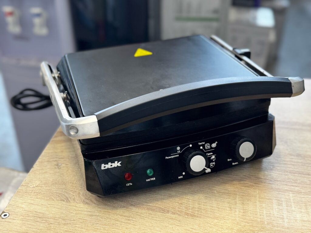 Гриль BBK BEG2002