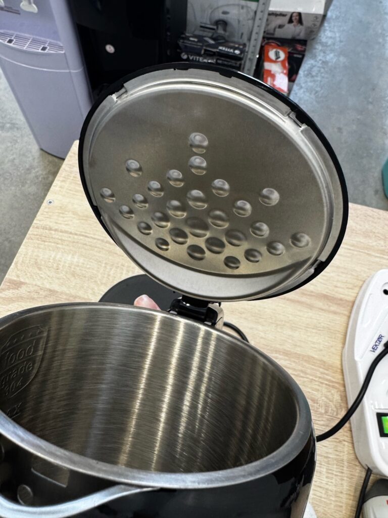 Чайник электрический RED SOLUTION AM120D