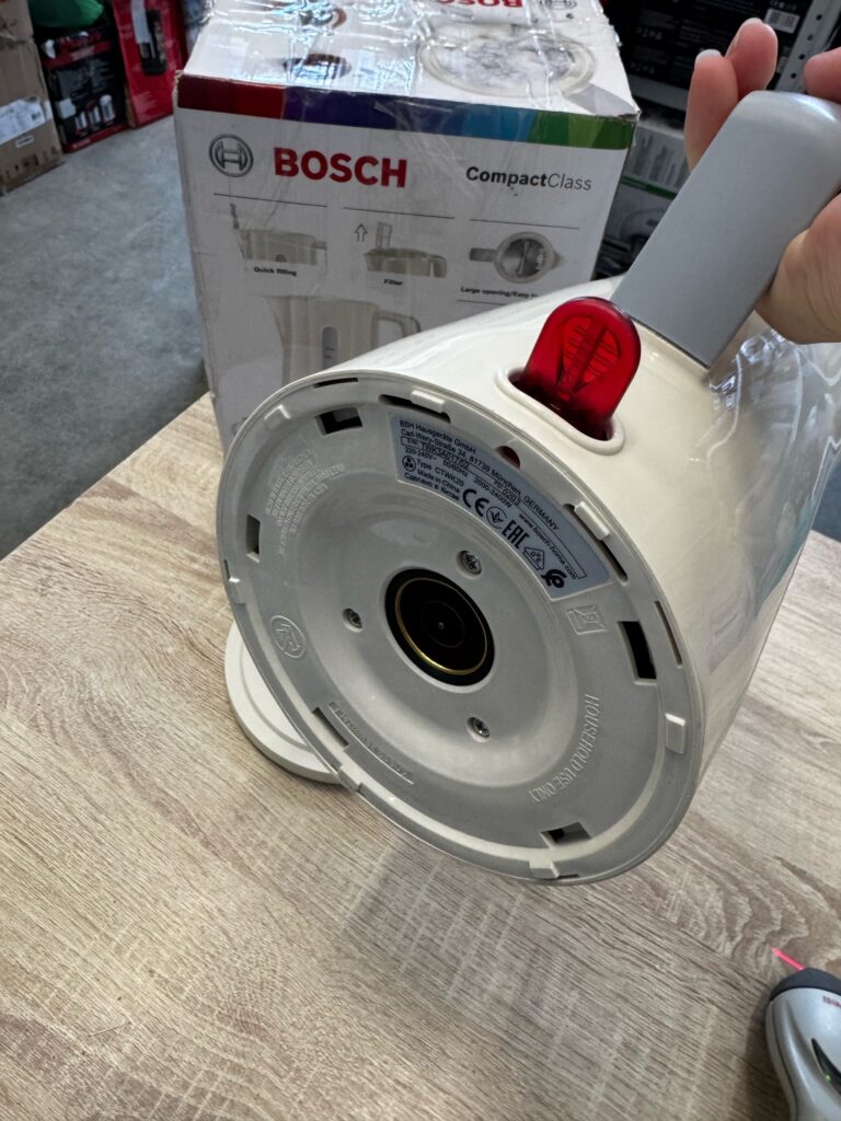 Чайник Bosch TWK3A017