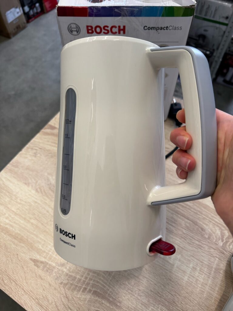 Чайник Bosch TWK3A017