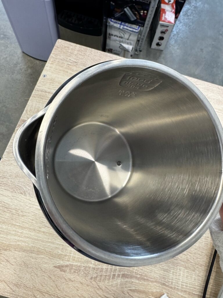 Чайник электрический RED SOLUTION AM120D