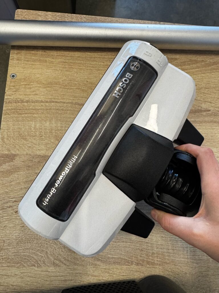 Пылесос ручной Bosch Unlimited Serie 8 BBS1U224