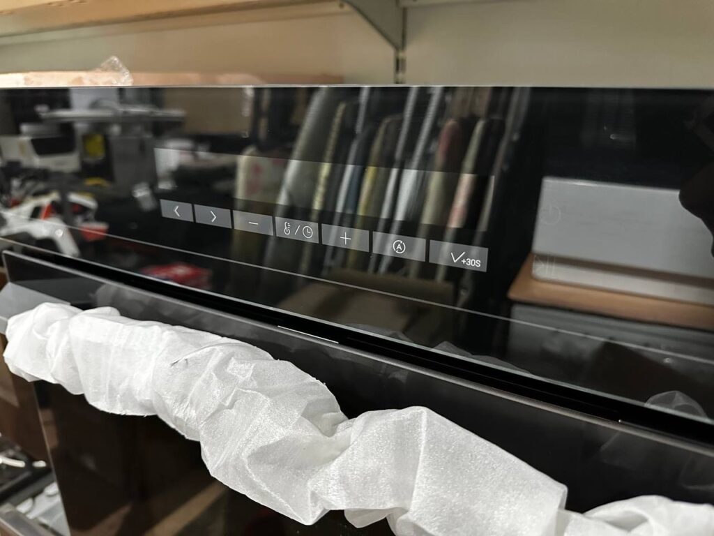 Компактный духовой шкаф с СВЧ Haier HMX-BDC399B