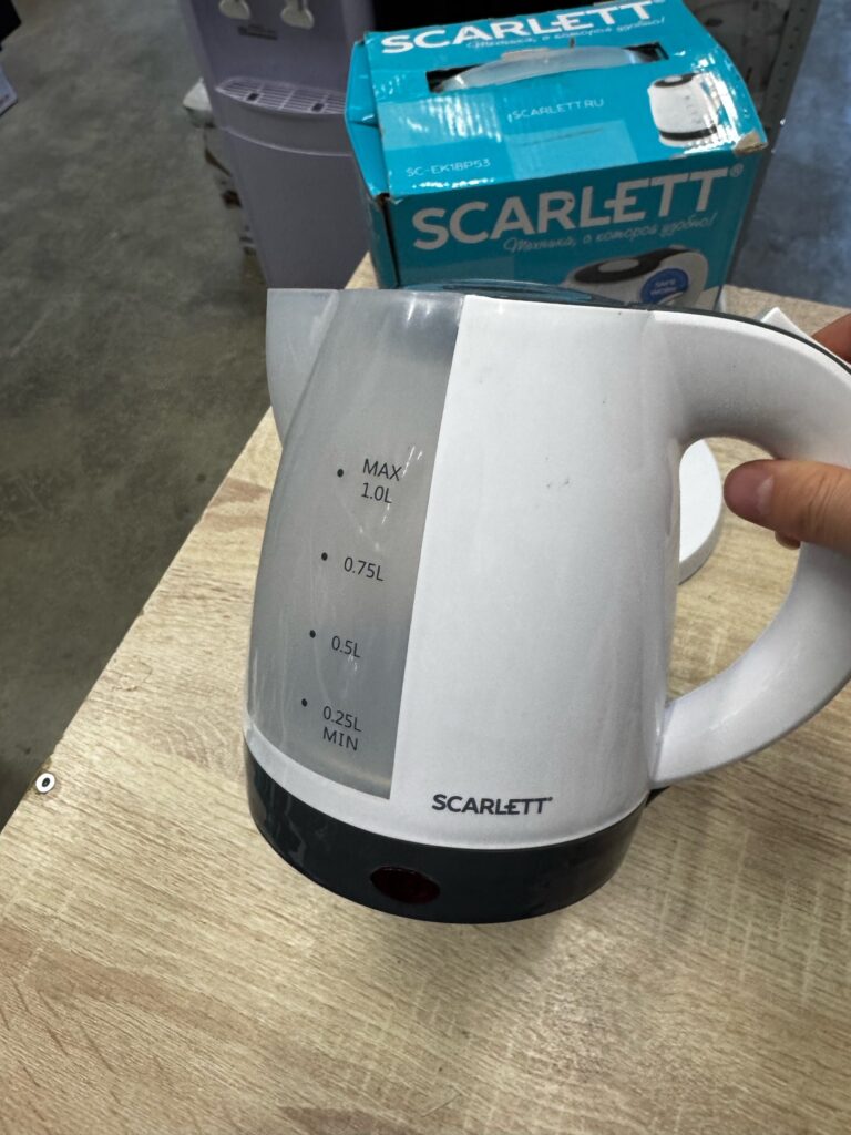 Чайник Scarlett SC-EK18P53