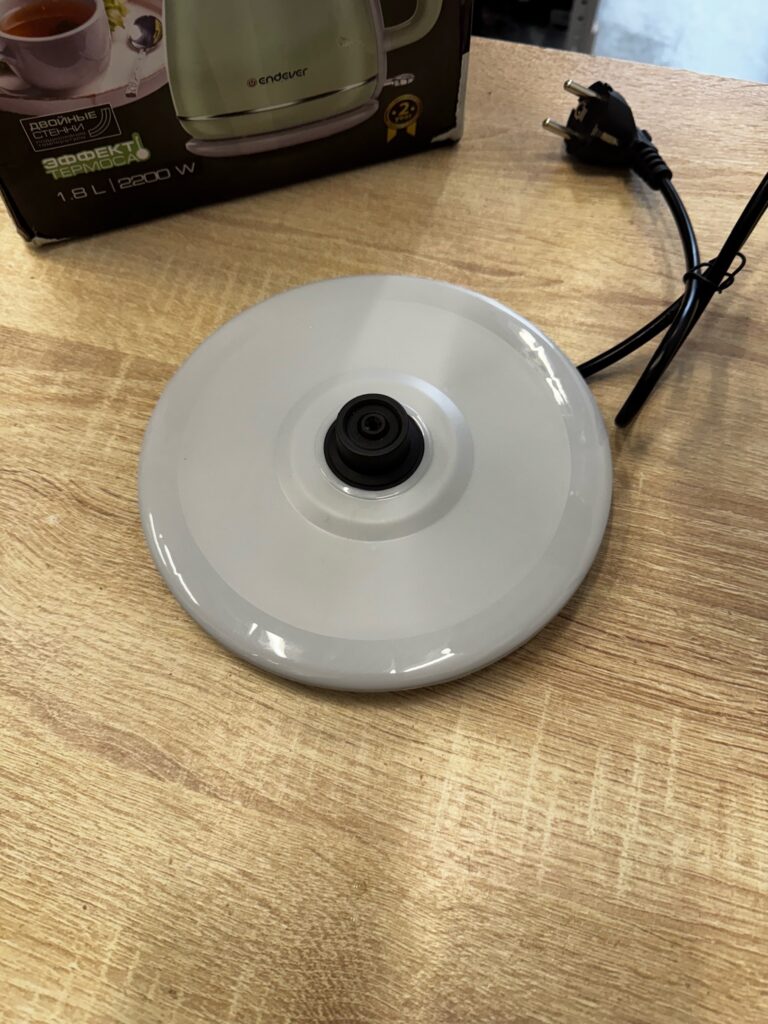 чайник Endever Skyline KR-253S