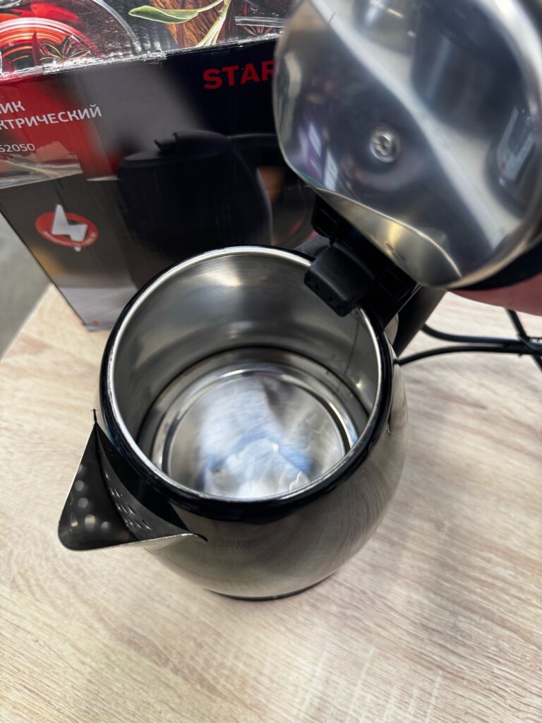 Чайник электрический Starwind SKS2050