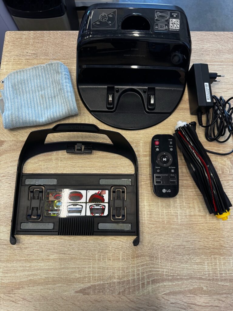 Робот-пылесос LG CordZero VR6690LVTM