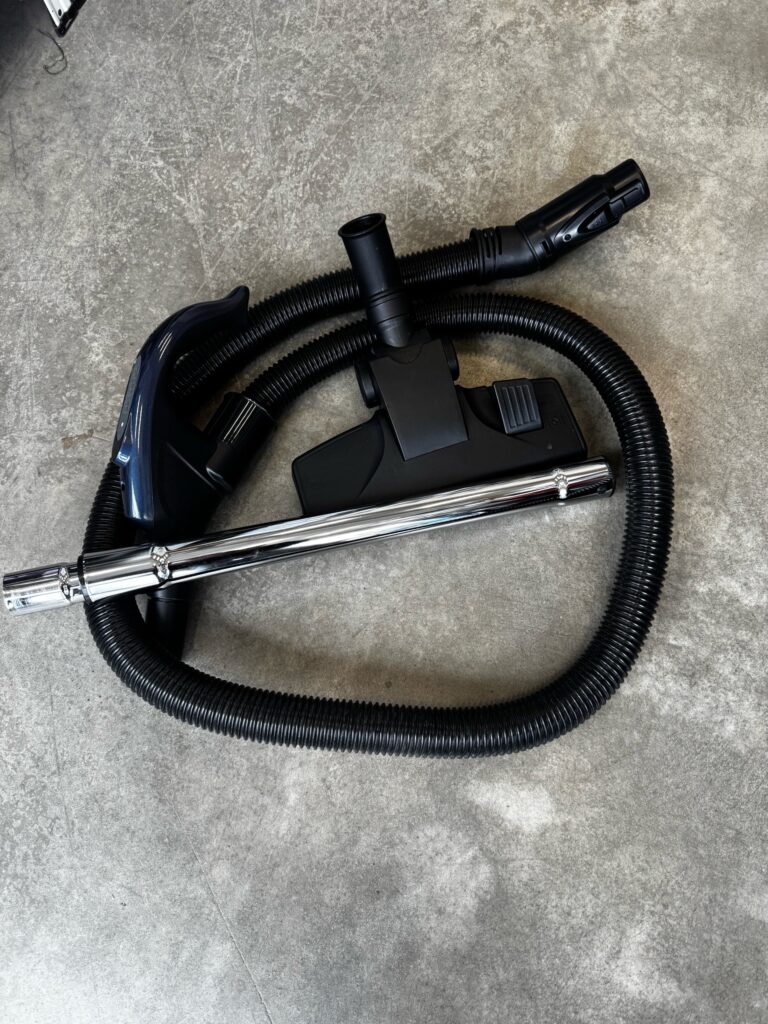 Пылесос с контейнером для пыли Carrera №607