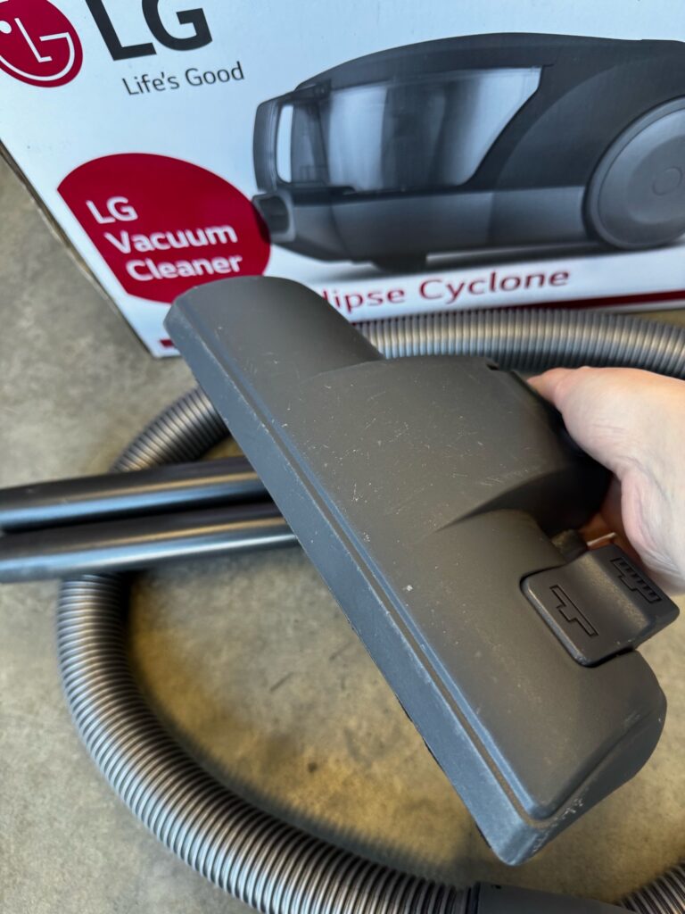 Пылесос LG VC5316NNDR