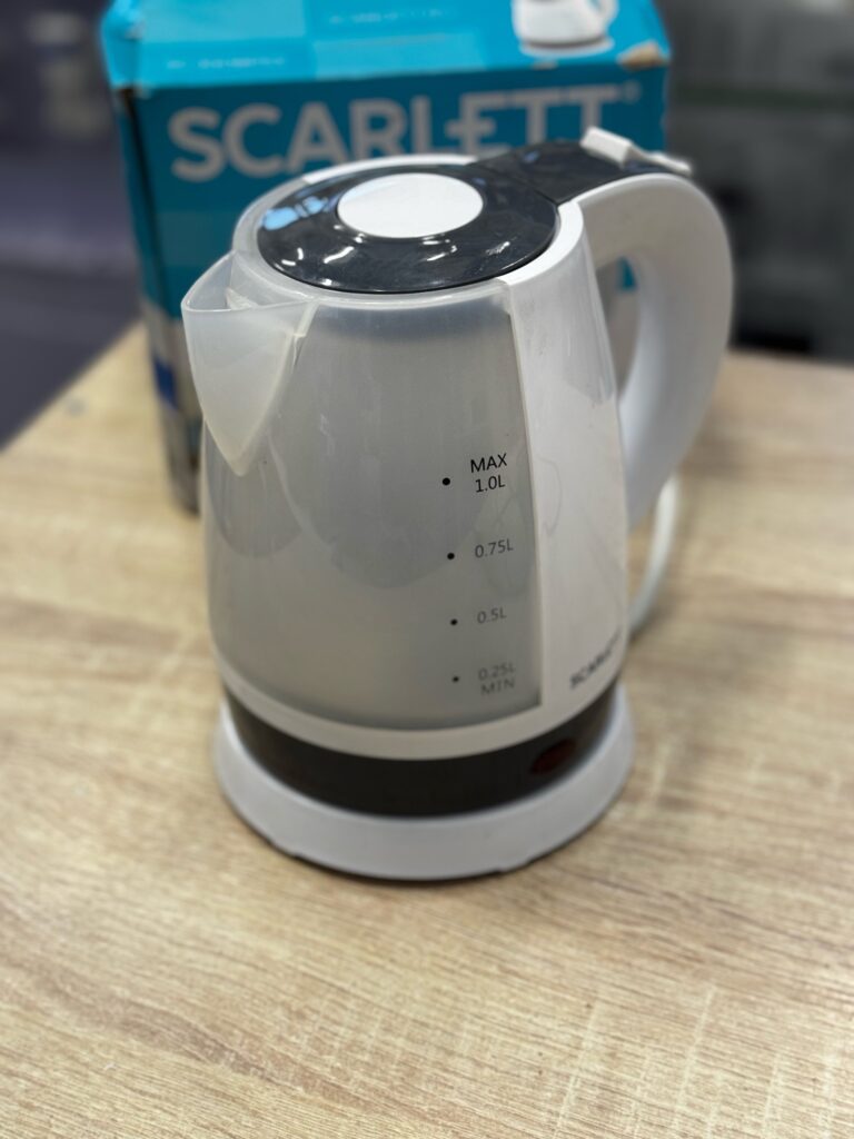 Чайник Scarlett SC-EK18P53