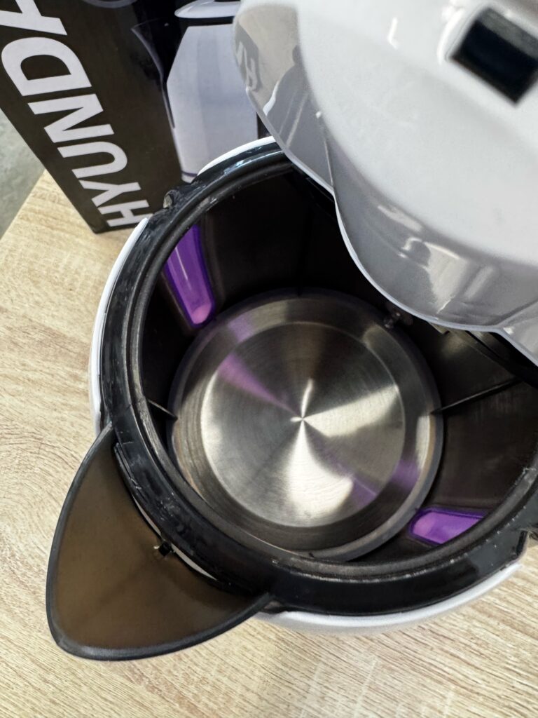 Чайник Hyundai HYK-P3405