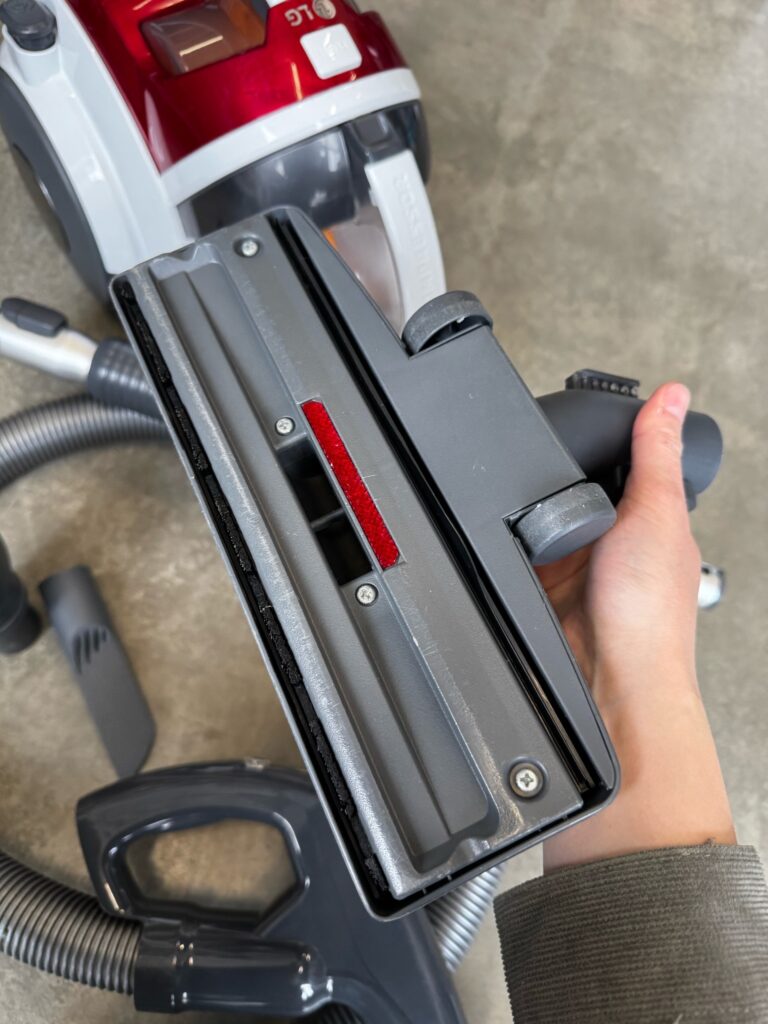 Пылесос с контейнером для пыли LG VC73188NELR