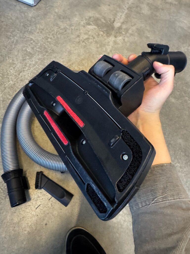 Пылесос с контейнером для пыли Samsung VC15K4116VR/EV