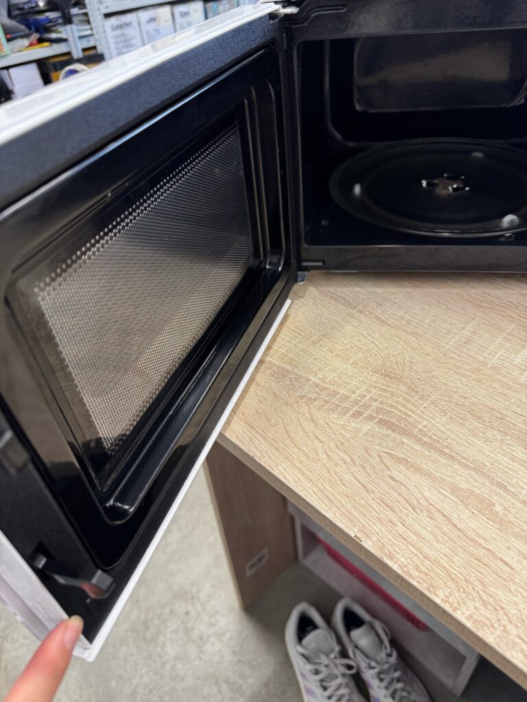 Микроволновая печь соло Midea MM719M2Z-W