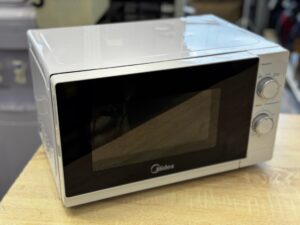 Микроволновая печь Midea MM720C4E-W
