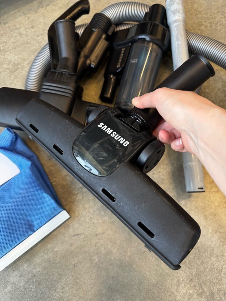 Пылесос с пылесборником Samsung SC20M2540JN