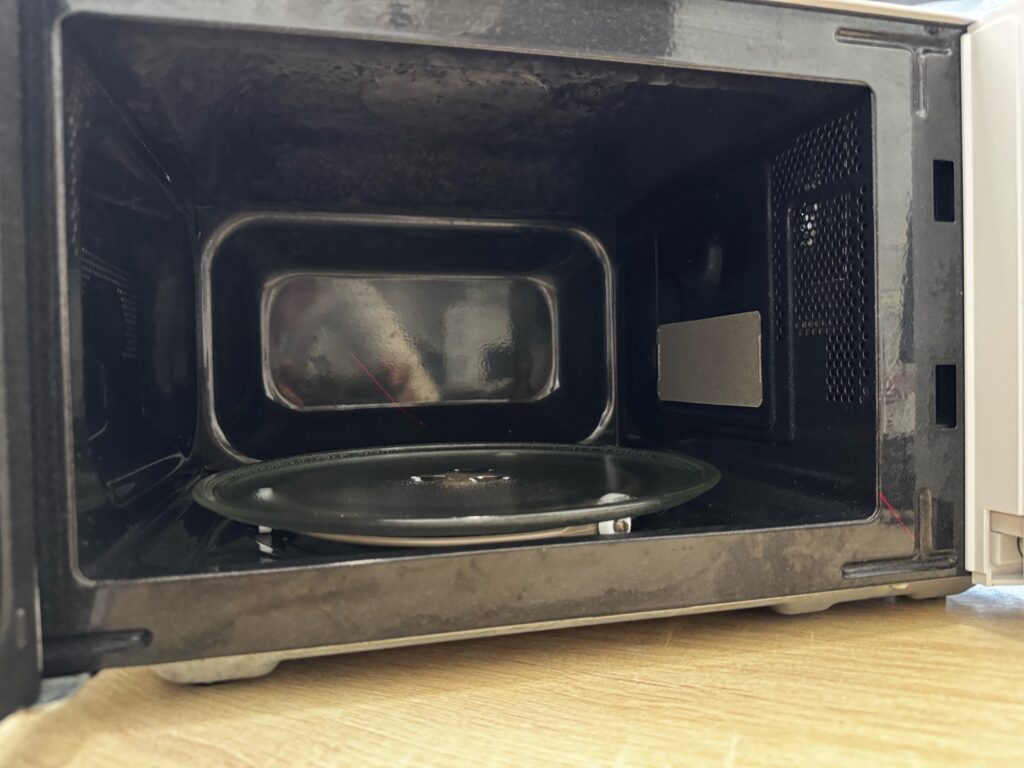 Микроволновая печь соло Midea MM719M2Z-W