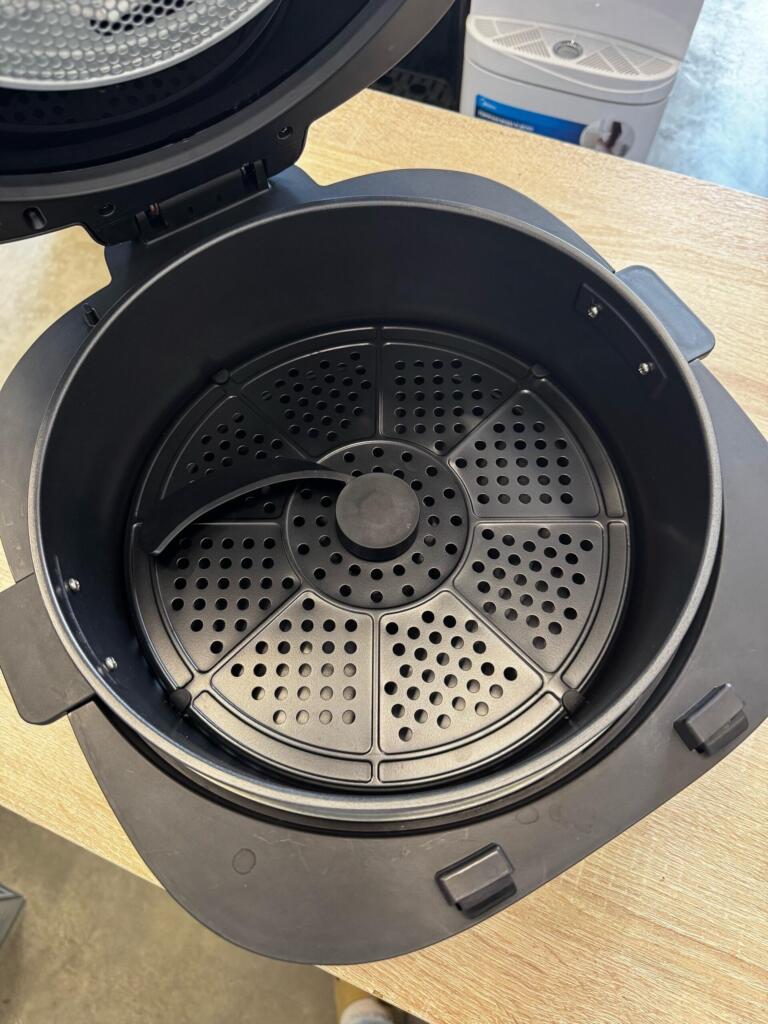 Аэрогриль Hisense HAF1350DR 2