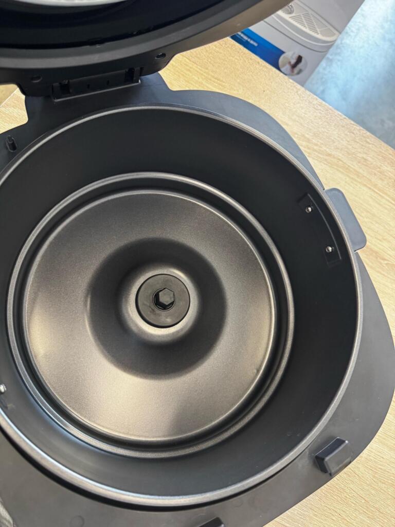 Аэрогриль Hisense HAF1350DR 2
